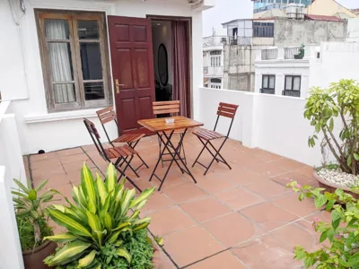 Habitación Cuádruple con terraza — Parklane Central Hanoi Hotel